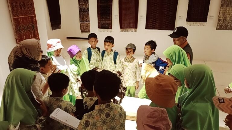 Outdoor Learning Kelas 4 SDIT Persis Tarogong Taman Mini Indonesia Indah (TMII) Jakarta